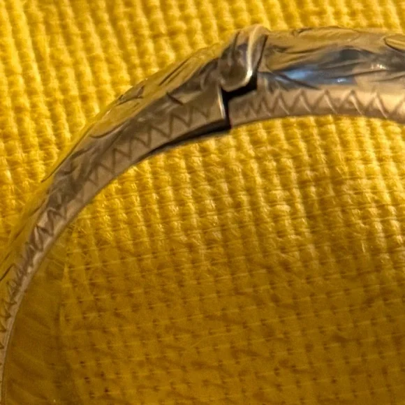 Antique Victorian/Art Deco Etched Sterling Bangle w/ Clasp - Picture 7 of 15